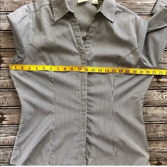 Cotton button down shirt Size Medium New w/o Tags - Picture 7 of 8